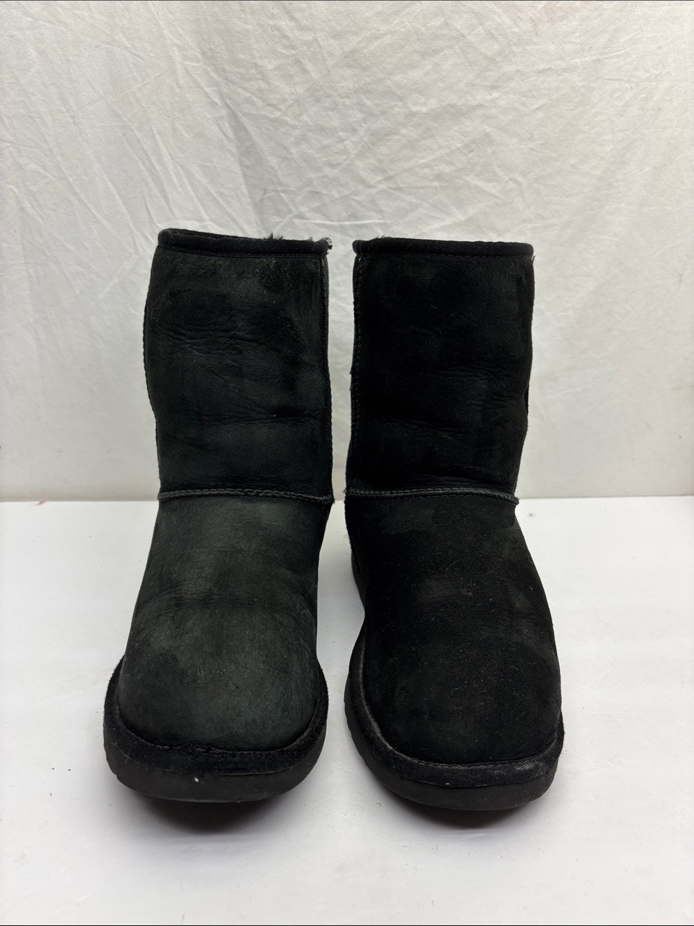 UGG Classic Short Boots, size 8 women’s